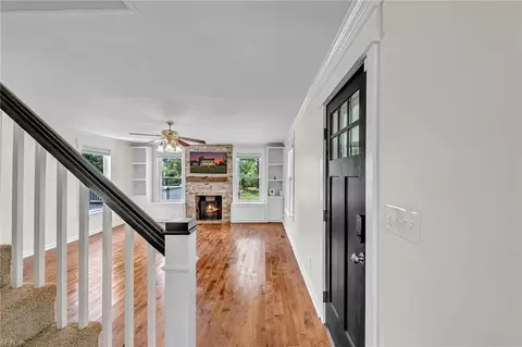Entry Way - 1700 Dandy Loop Rd, Yorktown, VA 23692 photo 1 of 7