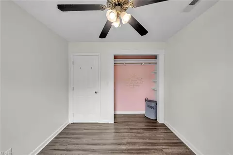 Bedroom - 1700 Dandy Loop Rd, Yorktown, VA 23692 photo 5 of 10