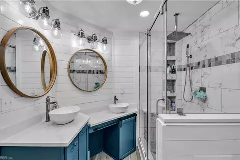 Bath - 1700 Dandy Loop Rd, Yorktown, VA 23692 photo 3 of 4