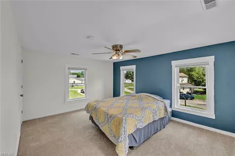 Bedroom - 1700 Dandy Loop Rd, Yorktown, VA 23692 photo 8 of 10
