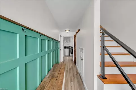 Entry Way - 1700 Dandy Loop Rd, Yorktown, VA 23692 photo 5 of 7