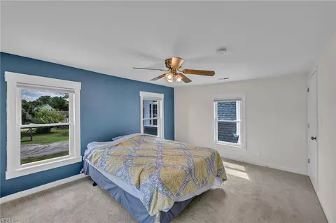 Bedroom - 1700 Dandy Loop Rd, Yorktown, VA 23692 photo 9 of 10