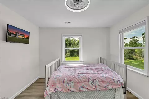 Bedroom - 1700 Dandy Loop Rd, Yorktown, VA 23692 photo 10 of 10