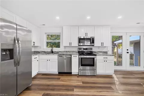 Kitchen - 1936 Beall Dr, Hampton, VA 23663 photo 2 of 2