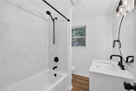 Bath - 1936 Beall Dr, Hampton, VA 23663 photo 1 of 3