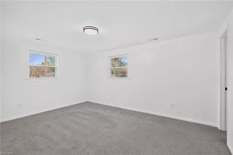 Bedroom - 1936 Beall Dr, Hampton, VA 23663 photo 2 of 5