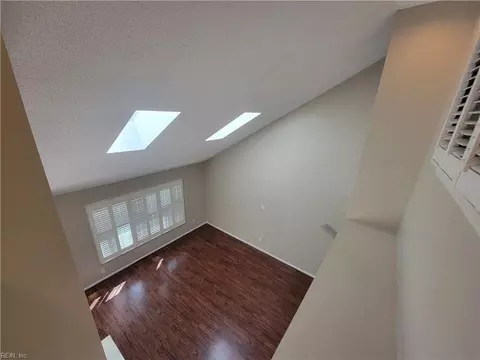 Living - 14 Treebark Pl, Hampton, VA 23666 photo 9 of 10