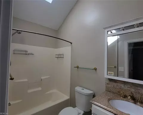 Bath - 14 Treebark Pl, Hampton, VA 23666 photo 1 of 2