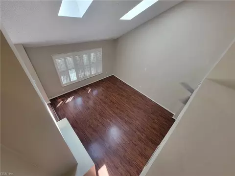Living - 14 Treebark Pl, Hampton, VA 23666 photo 10 of 10