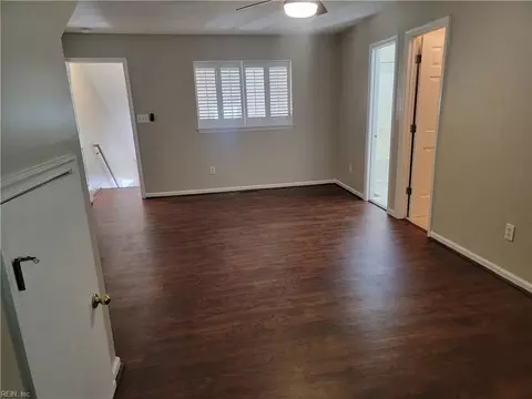 Living - 14 Treebark Pl, Hampton, VA 23666 photo 7 of 10
