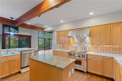 Kitchen - 701 Colony Trl, Lanexa, VA 23089 photo 4 of 5