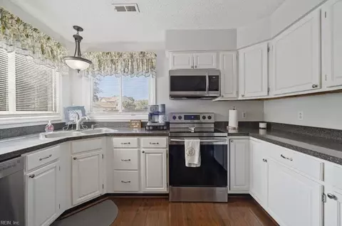 Kitchen - 220 Dunn Cir, Hampton, VA 23666 photo 2 of 3