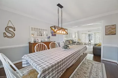 Dining - 220 Dunn Cir, Hampton, VA 23666 photo 2 of 3