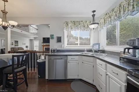 Kitchen - 220 Dunn Cir, Hampton, VA 23666 photo 3 of 3