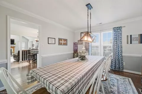 Dining - 220 Dunn Cir, Hampton, VA 23666 photo 1 of 3