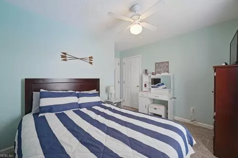 Bedroom - 220 Dunn Cir, Hampton, VA 23666 photo 4 of 6