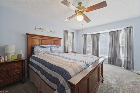 Bedroom - 220 Dunn Cir, Hampton, VA 23666 photo 5 of 6
