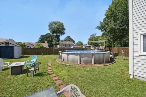 Exterior - 220 Dunn Cir, Hampton, VA 23666 photo 6 of 8