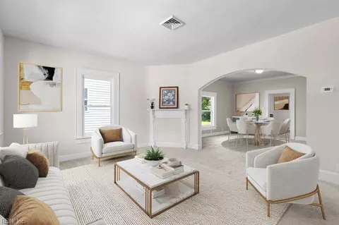 Living - 146 Pine St, Suffolk, VA 23434 photo 1 of 8