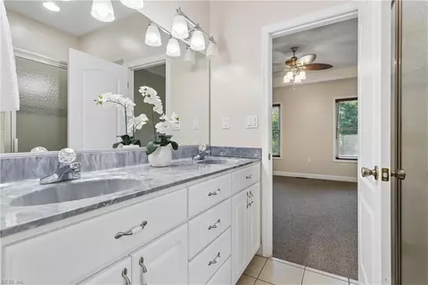 Bath - 50 Ashe Meadows Dr, Hampton, VA 23664 photo 1 of 6