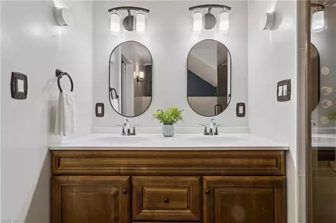 Bath - 50 Ashe Meadows Dr, Hampton, VA 23664 photo 5 of 6