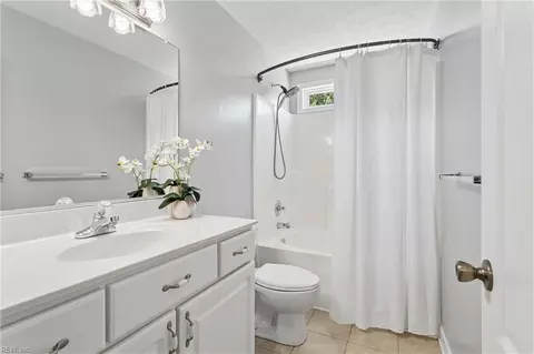 Bath - 50 Ashe Meadows Dr, Hampton, VA 23664 photo 6 of 6