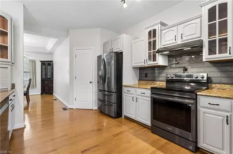 Kitchen - 50 Ashe Meadows Dr, Hampton, VA 23664 photo 3 of 4