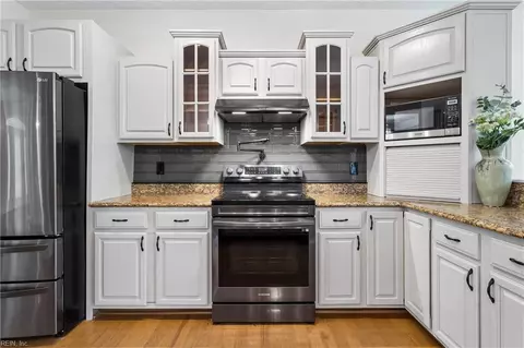 Kitchen - 50 Ashe Meadows Dr, Hampton, VA 23664 photo 2 of 4