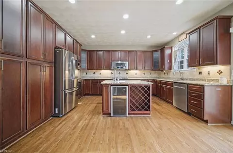 Kitchen - 237 Castleberry Dr, Chesapeake, VA 23322 photo 1 of 2