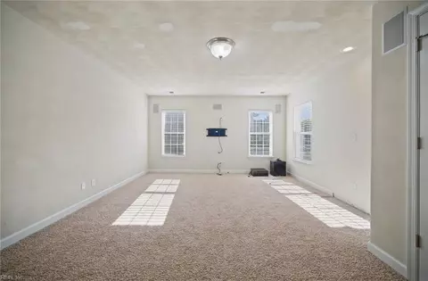 Living - 237 Castleberry Dr, Chesapeake, VA 23322 photo 3 of 3