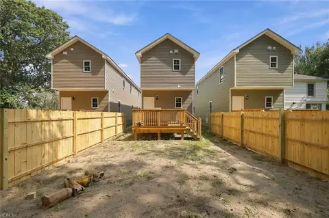Exterior - 213 Claremont Ave, Hampton, VA 23661 photo 2 of 5