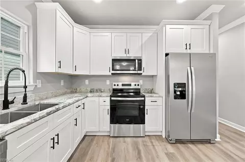 Kitchen - 213 Claremont Ave, Hampton, VA 23661 photo 3 of 4