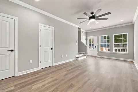 Living - 213 Claremont Ave, Hampton, VA 23661 photo 2 of 3