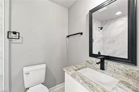 Bath - 213 Claremont Ave, Hampton, VA 23661 photo 4 of 6