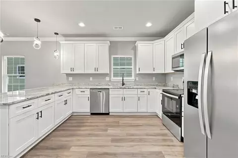 Kitchen - 213 Claremont Ave, Hampton, VA 23661 photo 4 of 4