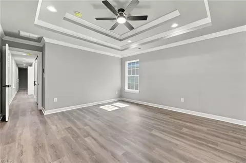 Entry Way - 213 Claremont Ave, Hampton, VA 23661 photo 6 of 7