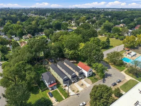 View/Area - 213 Claremont Ave, Hampton, VA 23661 photo 2 of 6