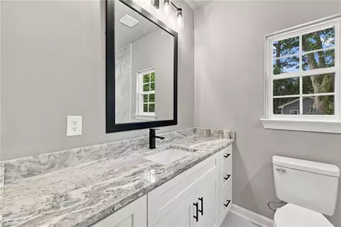 Bath - 213 Claremont Ave, Hampton, VA 23661 photo 3 of 6
