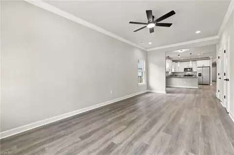 Living - 211 Claremont Ave, Hampton, VA 23661 photo 2 of 3