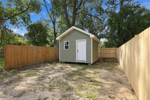 Exterior - 211 Claremont Ave, Hampton, VA 23661 photo 6 of 10