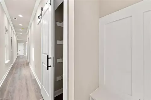 Entry Way - 211 Claremont Ave, Hampton, VA 23661 photo 3 of 4