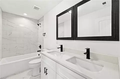Bath - 213 Claremont Ave #A, Hampton, VA 23661 photo 2 of 4