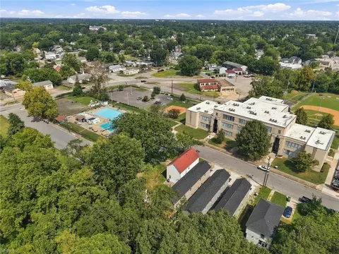 View/Area - 213 Claremont Ave #A, Hampton, VA 23661 photo 5 of 8
