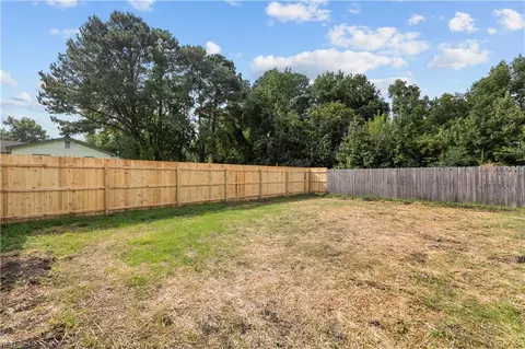 Exterior - 4327 Taylor Rd, Chesapeake, VA 23321 photo 9 of 9