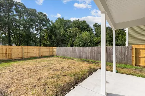 Exterior - 4327 Taylor Rd, Chesapeake, VA 23321 photo 4 of 9