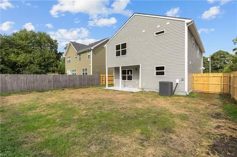 Exterior - 4327 Taylor Rd, Chesapeake, VA 23321 photo 8 of 9