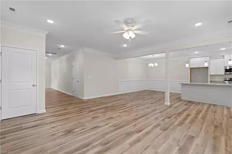 Entry Way - 4327 Taylor Rd, Chesapeake, VA 23321 photo 2 of 9