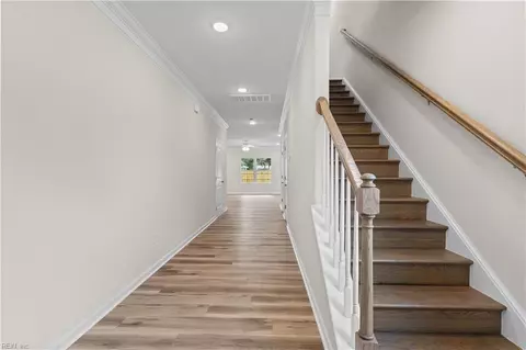 Entry Way - 4327 Taylor Rd, Chesapeake, VA 23321 photo 1 of 9