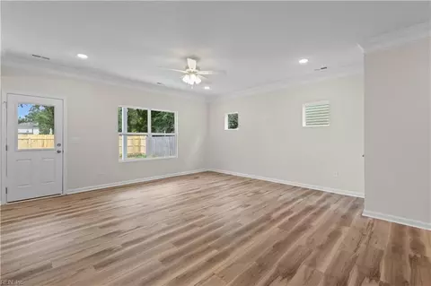 Living - 4327 Taylor Rd, Chesapeake, VA 23321 photo 1 of 3