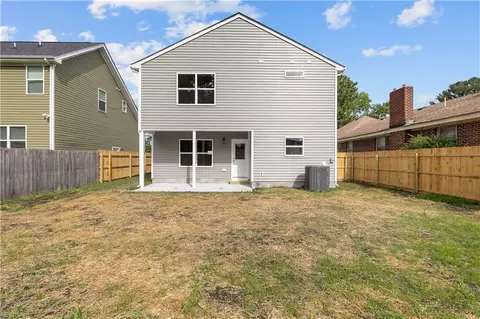 Exterior - 4327 Taylor Rd, Chesapeake, VA 23321 photo 7 of 9